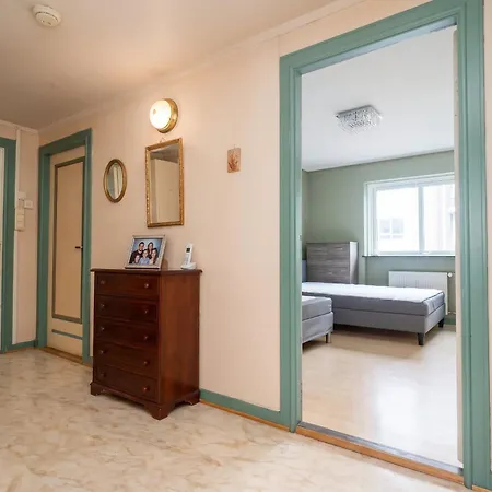 Js10 - 2br Views Apartman